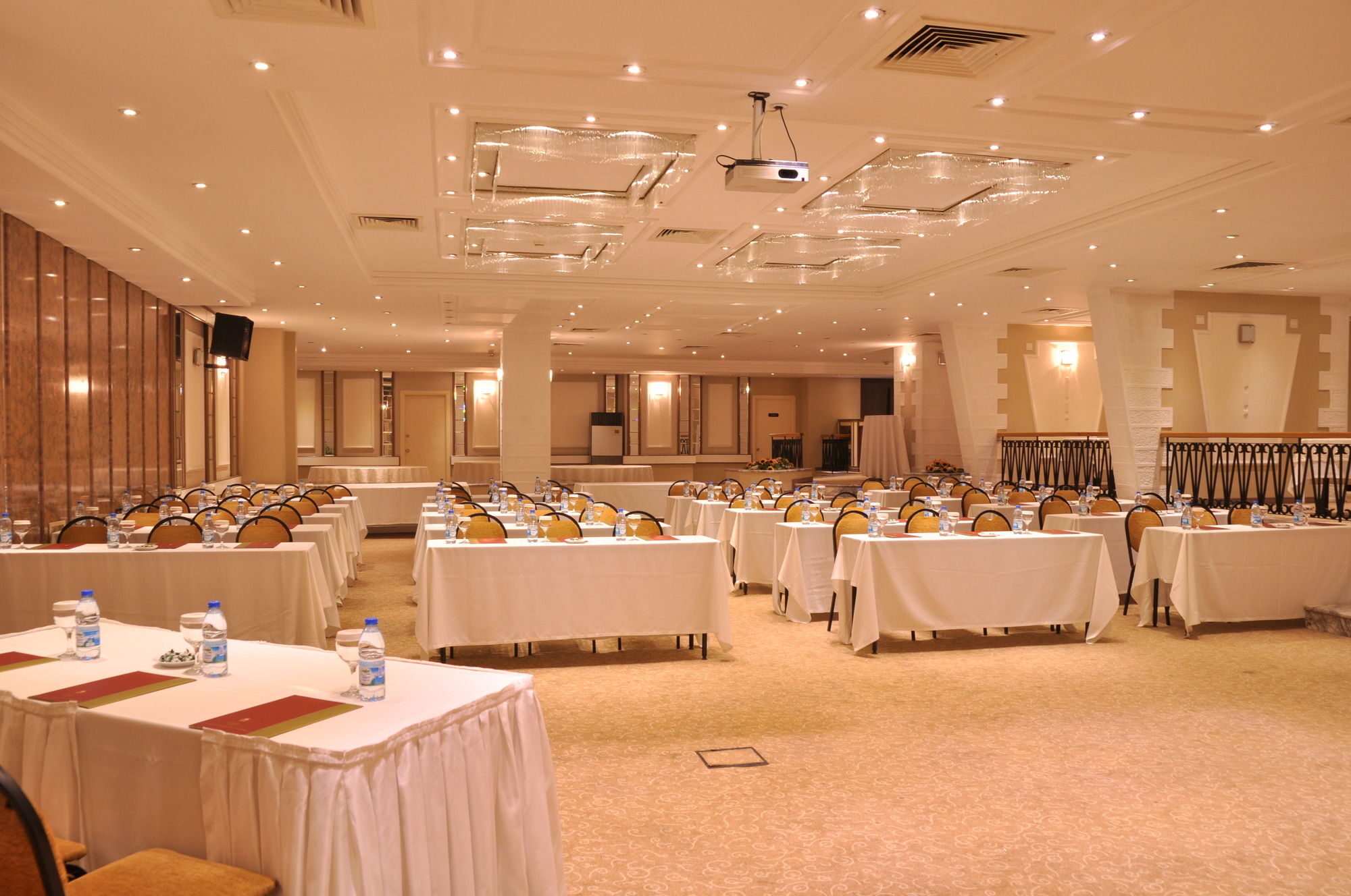 Altinel Ankara Hotel & Convention Center Zewnętrze zdjęcie